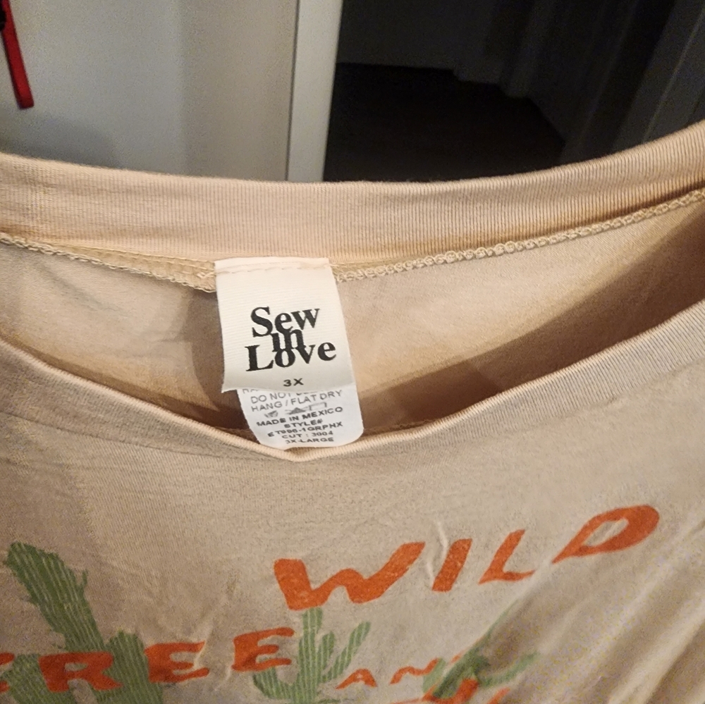 Women's t-shirt